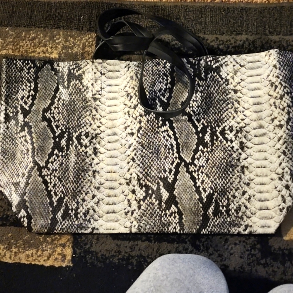 Tote leather snake skin purse